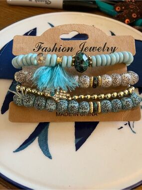 Fashion Jewelry Turquoise Beaded Bracelet Stack with Tassel Accent
